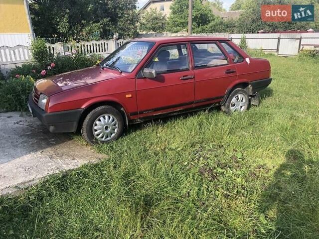Красный ВАЗ 21099, объемом двигателя 1.5 л и пробегом 300 тыс. км за 1100 $, фото 1 на Automoto.ua