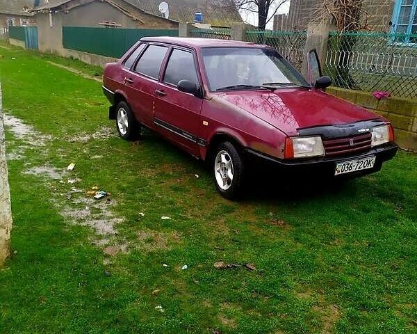 Красный ВАЗ 21099, объемом двигателя 1.5 л и пробегом 100 тыс. км за 650 $, фото 1 на Automoto.ua