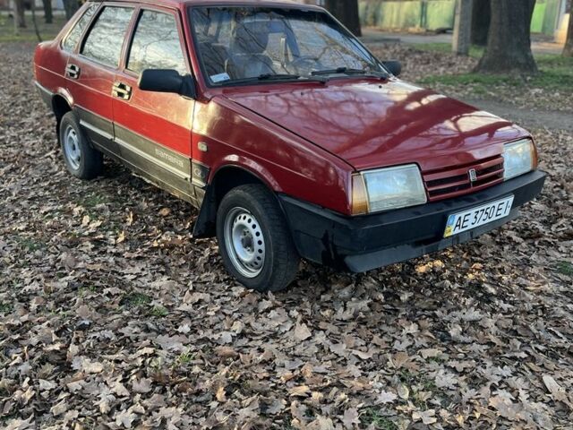 Красный ВАЗ 21099, объемом двигателя 1.5 л и пробегом 94 тыс. км за 1100 $, фото 1 на Automoto.ua