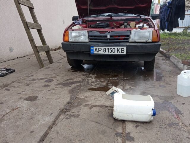 Красный ВАЗ 21099, объемом двигателя 1.3 л и пробегом 168 тыс. км за 947 $, фото 1 на Automoto.ua