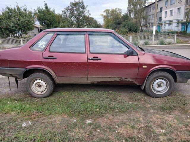 Красный ВАЗ 21099, объемом двигателя 1.5 л и пробегом 180 тыс. км за 1400 $, фото 1 на Automoto.ua