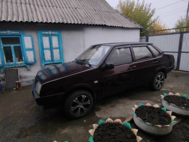 Красный ВАЗ 21099, объемом двигателя 1.5 л и пробегом 300 тыс. км за 1190 $, фото 1 на Automoto.ua
