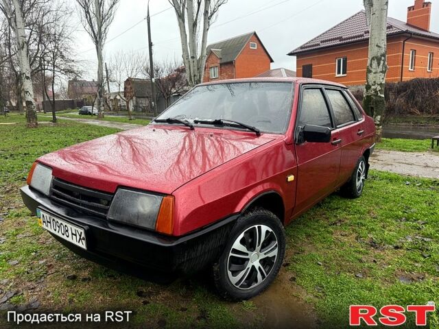 Красный ВАЗ 21099, объемом двигателя 1.5 л и пробегом 200 тыс. км за 1800 $, фото 1 на Automoto.ua