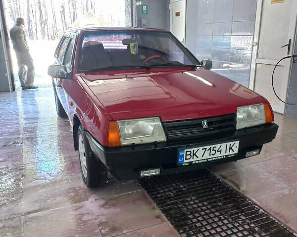 Красный ВАЗ 21099, объемом двигателя 1.5 л и пробегом 185 тыс. км за 1500 $, фото 1 на Automoto.ua