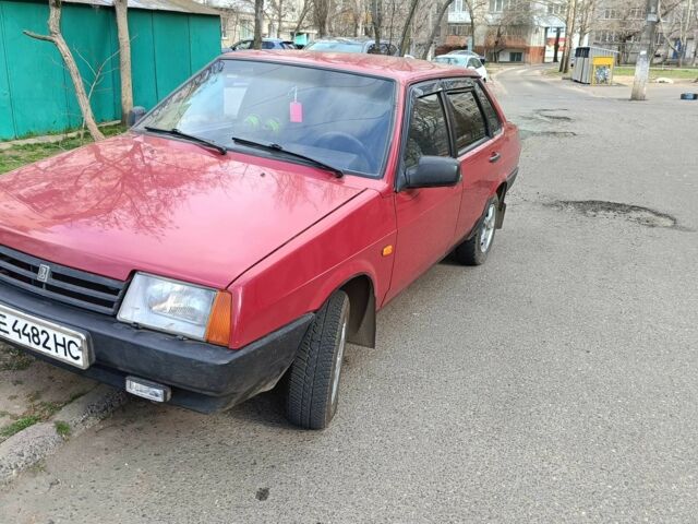 Красный ВАЗ 21099, объемом двигателя 1.5 л и пробегом 300 тыс. км за 1700 $, фото 1 на Automoto.ua
