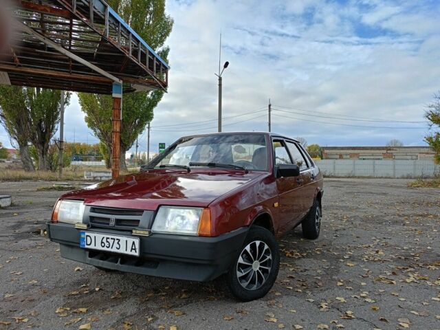 Красный ВАЗ 21099, объемом двигателя 1.5 л и пробегом 100 тыс. км за 1550 $, фото 1 на Automoto.ua