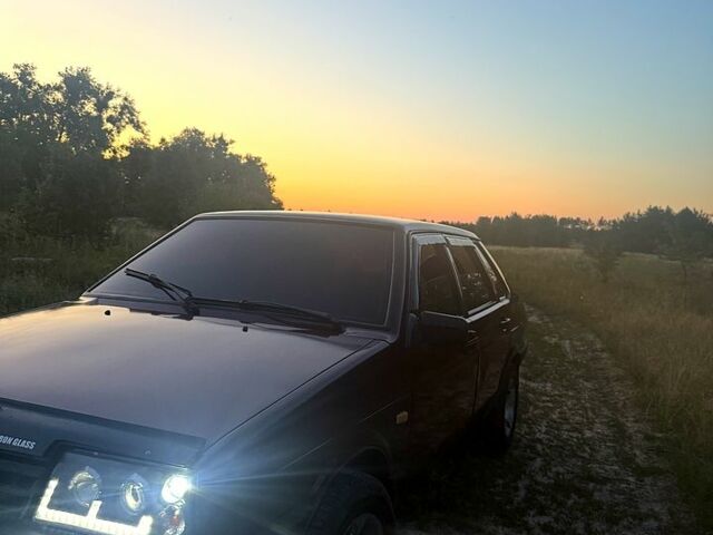 Красный ВАЗ 21099, объемом двигателя 1.6 л и пробегом 250 тыс. км за 2200 $, фото 1 на Automoto.ua