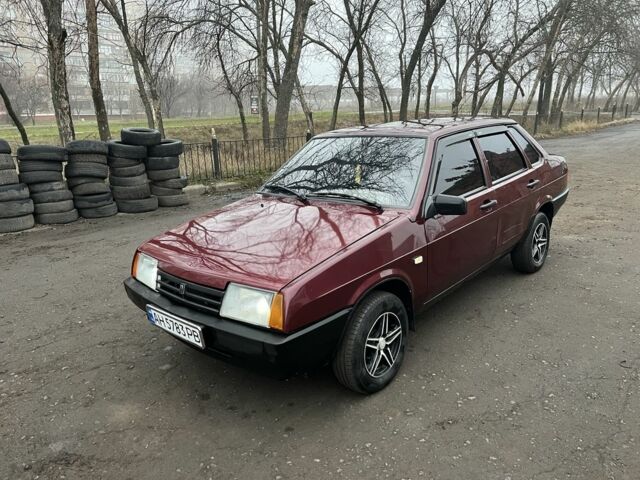 Красный ВАЗ 21099, объемом двигателя 1.5 л и пробегом 200 тыс. км за 1542 $, фото 1 на Automoto.ua