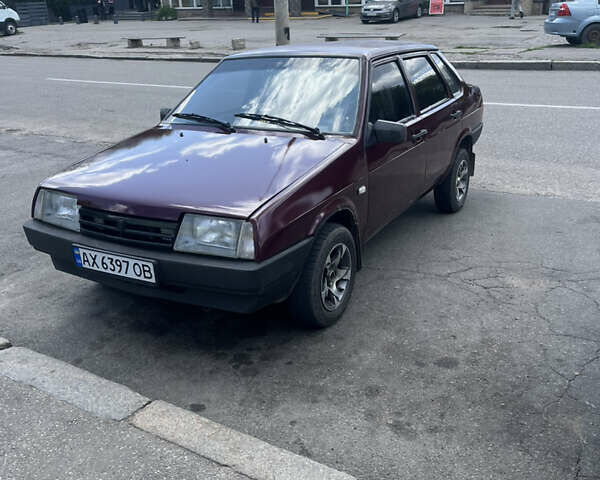 Красный ВАЗ 21099, объемом двигателя 1.5 л и пробегом 300 тыс. км за 1500 $, фото 1 на Automoto.ua