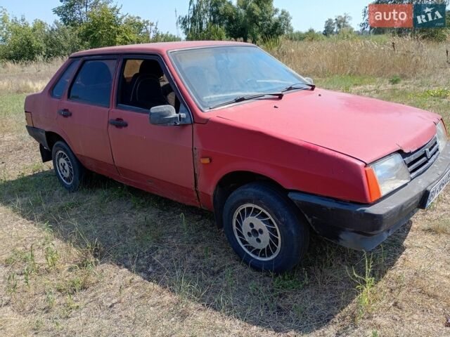 Красный ВАЗ 21099, объемом двигателя 1.5 л и пробегом 200 тыс. км за 600 $, фото 1 на Automoto.ua