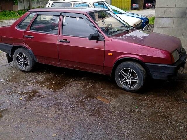 Червоний ВАЗ 21099, об'ємом двигуна 1.5 л та пробігом 0 тис. км за 2000 $, фото 1 на Automoto.ua