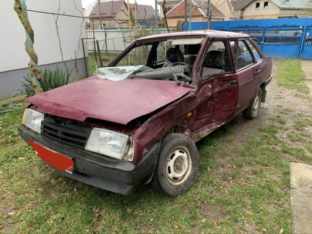 Красный ВАЗ 21099, объемом двигателя 1.5 л и пробегом 358 тыс. км за 500 $, фото 1 на Automoto.ua