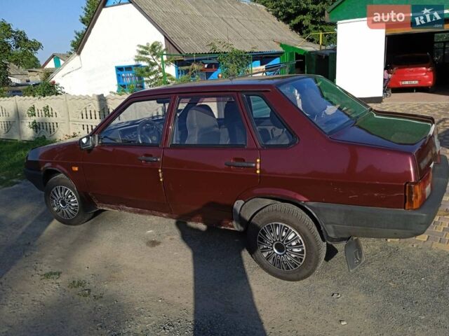 Красный ВАЗ 21099, объемом двигателя 1.6 л и пробегом 230 тыс. км за 2000 $, фото 1 на Automoto.ua