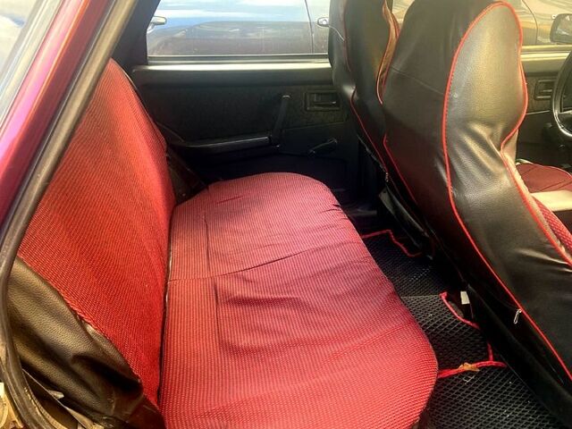 Красный ВАЗ 21099, объемом двигателя 1.5 л и пробегом 200 тыс. км за 2100 $, фото 1 на Automoto.ua