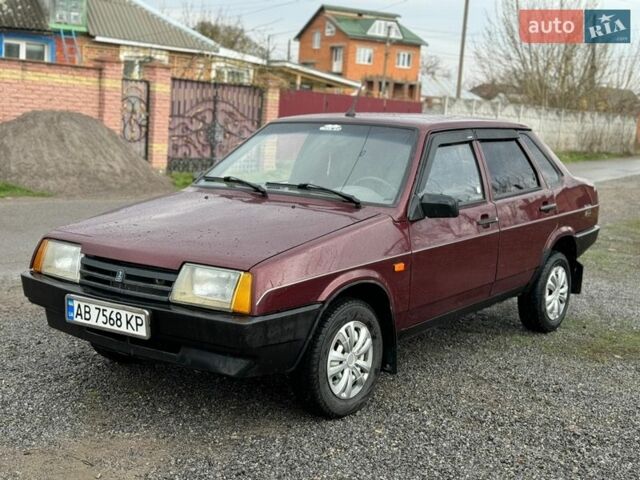 Красный ВАЗ 21099, объемом двигателя 1.5 л и пробегом 144 тыс. км за 1650 $, фото 1 на Automoto.ua