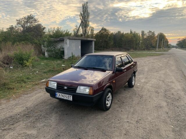 Красный ВАЗ 21099, объемом двигателя 1.6 л и пробегом 150 тыс. км за 2209 $, фото 1 на Automoto.ua