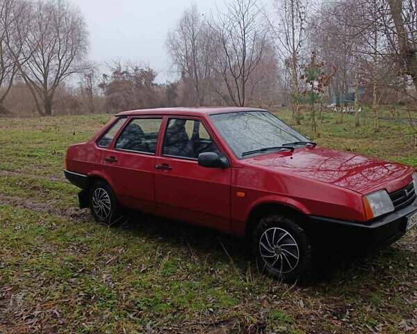 Красный ВАЗ 21099, объемом двигателя 1.6 л и пробегом 204 тыс. км за 1850 $, фото 1 на Automoto.ua