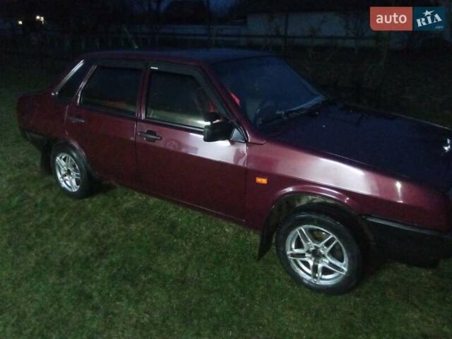 Красный ВАЗ 21099, объемом двигателя 1.6 л и пробегом 240 тыс. км за 2550 $, фото 1 на Automoto.ua