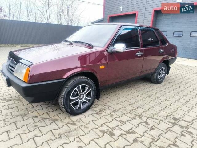 Красный ВАЗ 21099, объемом двигателя 1.6 л и пробегом 184 тыс. км за 2300 $, фото 1 на Automoto.ua