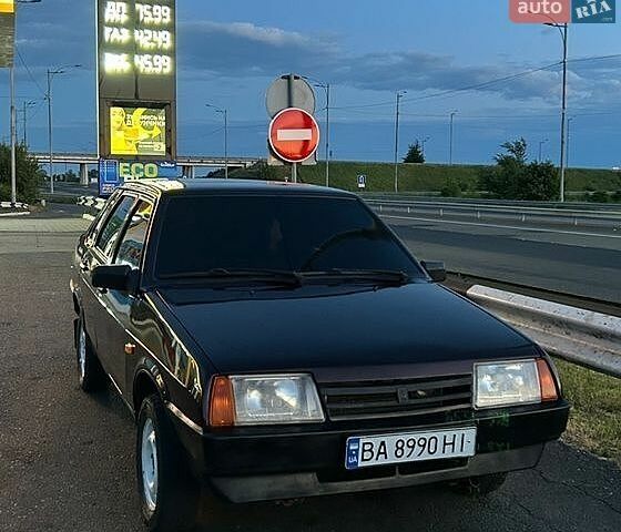 Красный ВАЗ 21099, объемом двигателя 1.6 л и пробегом 206 тыс. км за 1900 $, фото 1 на Automoto.ua