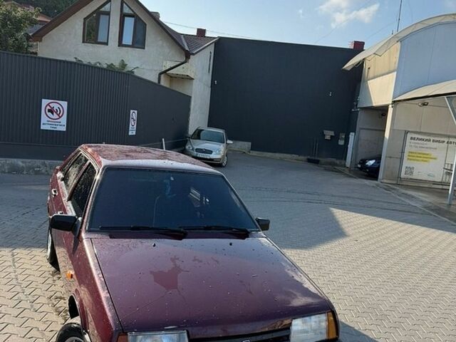 Красный ВАЗ 21099, объемом двигателя 1.6 л и пробегом 250 тыс. км за 2000 $, фото 1 на Automoto.ua