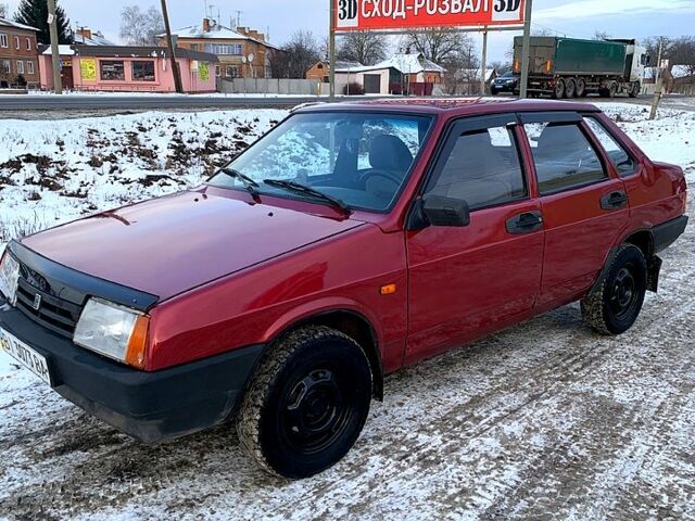 Красный ВАЗ 21099, объемом двигателя 1.6 л и пробегом 150 тыс. км за 1999 $, фото 1 на Automoto.ua