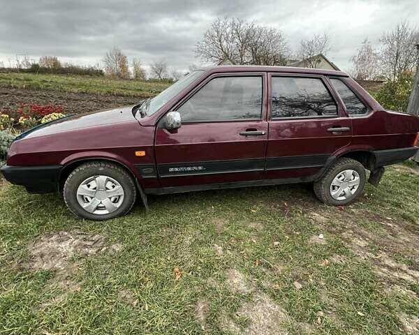 Красный ВАЗ 21099, объемом двигателя 1.6 л и пробегом 200 тыс. км за 2000 $, фото 1 на Automoto.ua
