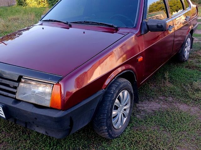 Красный ВАЗ 21099, объемом двигателя 1.6 л и пробегом 297 тыс. км за 1800 $, фото 1 на Automoto.ua