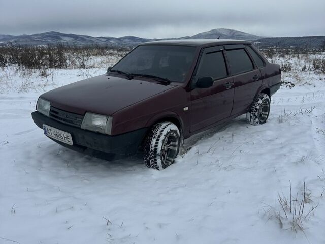 Красный ВАЗ 21099, объемом двигателя 1.6 л и пробегом 181 тыс. км за 1999 $, фото 1 на Automoto.ua