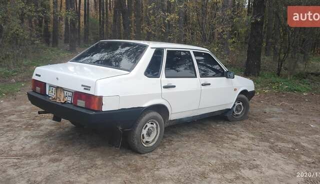 ВАЗ 21099, объемом двигателя 1.5 л и пробегом 230 тыс. км за 2000 $, фото 1 на Automoto.ua