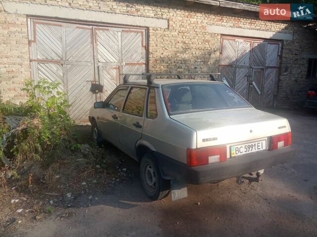 Желтый ВАЗ 21099, объемом двигателя 1.6 л и пробегом 150 тыс. км за 1100 $, фото 1 на Automoto.ua
