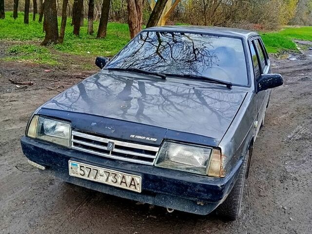 Серый ВАЗ 21099, объемом двигателя 1.5 л и пробегом 300 тыс. км за 800 $, фото 1 на Automoto.ua