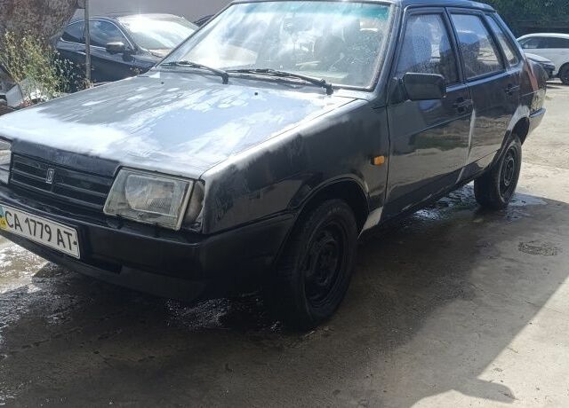 Серый ВАЗ 21099, объемом двигателя 1.5 л и пробегом 187 тыс. км за 600 $, фото 1 на Automoto.ua