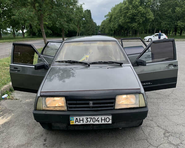Серый ВАЗ 21099, объемом двигателя 1.5 л и пробегом 300 тыс. км за 800 $, фото 1 на Automoto.ua
