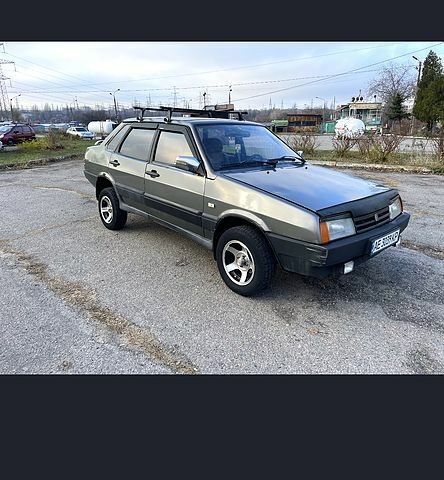 Серый ВАЗ 21099, объемом двигателя 1.6 л и пробегом 100 тыс. км за 950 $, фото 1 на Automoto.ua