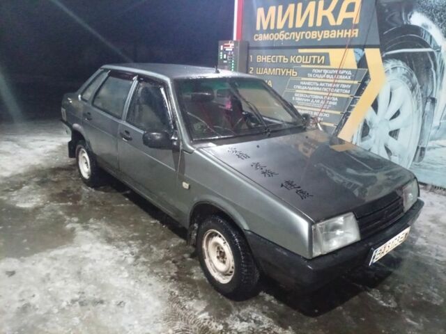 Серый ВАЗ 21099, объемом двигателя 1.5 л и пробегом 400 тыс. км за 1200 $, фото 1 на Automoto.ua