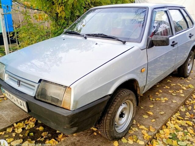 Серый ВАЗ 21099, объемом двигателя 1.3 л и пробегом 500 тыс. км за 857 $, фото 1 на Automoto.ua