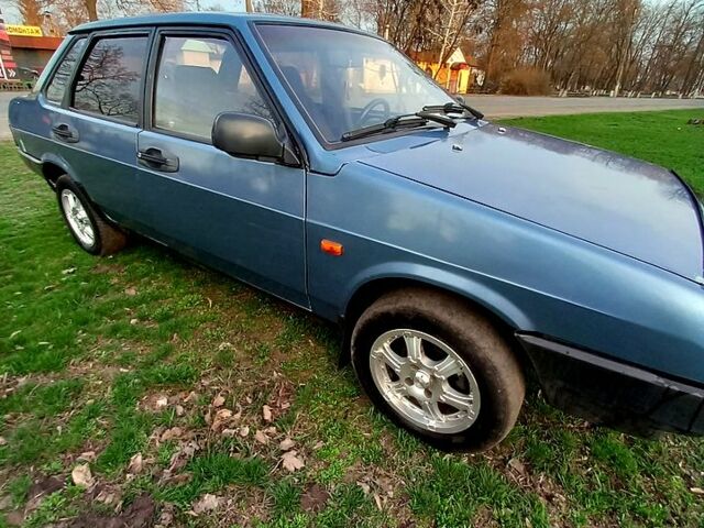 Серый ВАЗ 21099, объемом двигателя 1.5 л и пробегом 111 тыс. км за 1300 $, фото 1 на Automoto.ua