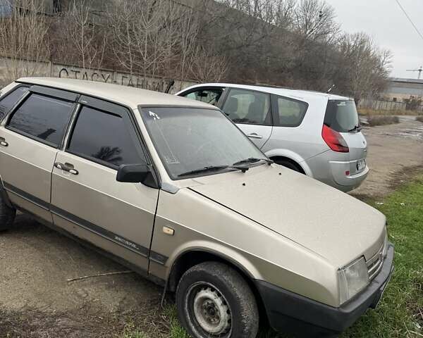 Серый ВАЗ 21099, объемом двигателя 1.5 л и пробегом 300 тыс. км за 800 $, фото 1 на Automoto.ua