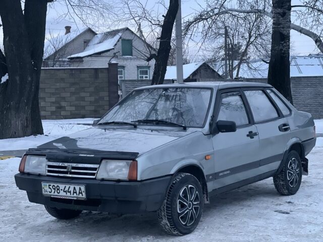 Серый ВАЗ 21099, объемом двигателя 1.5 л и пробегом 200 тыс. км за 1400 $, фото 1 на Automoto.ua