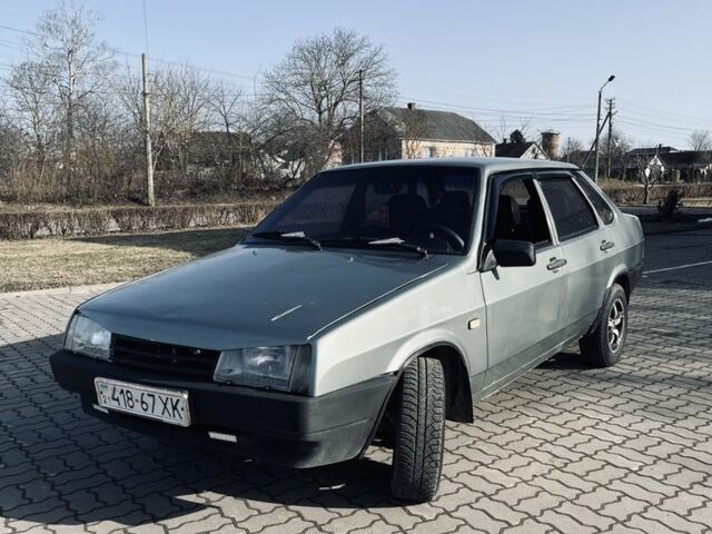 Серый ВАЗ 21099, объемом двигателя 1.5 л и пробегом 300 тыс. км за 1250 $, фото 1 на Automoto.ua