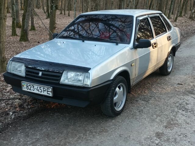 Серый ВАЗ 21099, объемом двигателя 1.5 л и пробегом 200 тыс. км за 1100 $, фото 1 на Automoto.ua