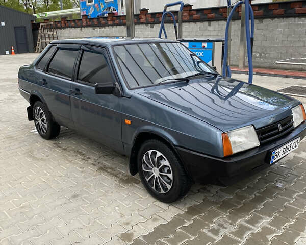 Серый ВАЗ 21099, объемом двигателя 1.5 л и пробегом 100 тыс. км за 1850 $, фото 1 на Automoto.ua