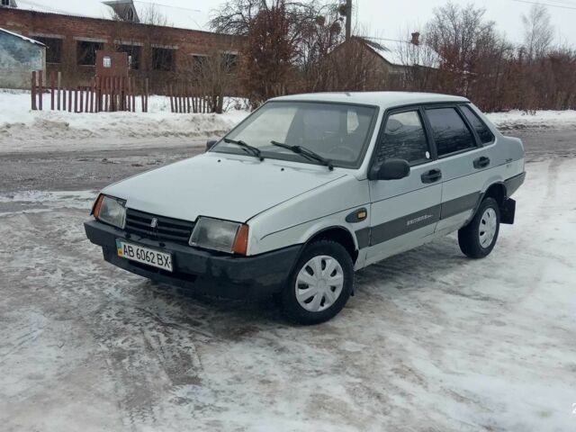 Серый ВАЗ 21099, объемом двигателя 1.5 л и пробегом 330 тыс. км за 574 $, фото 1 на Automoto.ua