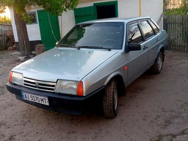 Серый ВАЗ 21099, объемом двигателя 1.5 л и пробегом 269 тыс. км за 1300 $, фото 1 на Automoto.ua