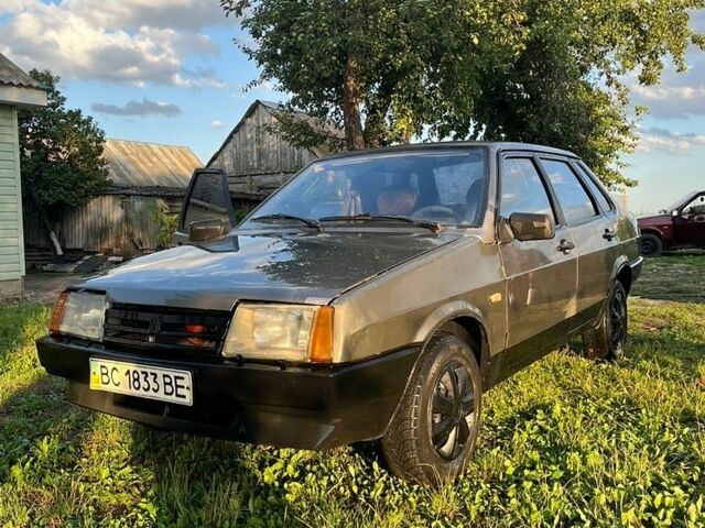Серый ВАЗ 21099, объемом двигателя 1.5 л и пробегом 300 тыс. км за 850 $, фото 1 на Automoto.ua
