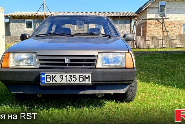 Серый ВАЗ 21099, объемом двигателя 1.5 л и пробегом 285 тыс. км за 1600 $, фото 1 на Automoto.ua
