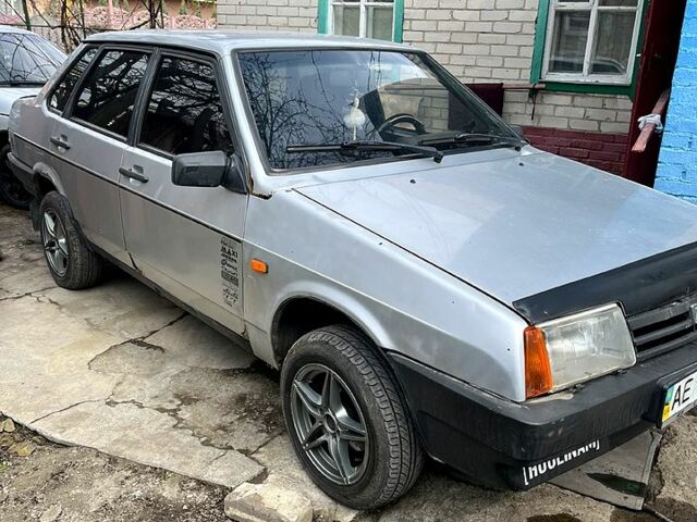 Серый ВАЗ 21099, объемом двигателя 1.5 л и пробегом 300 тыс. км за 900 $, фото 1 на Automoto.ua