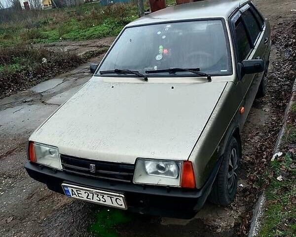 Серый ВАЗ 21099, объемом двигателя 1.5 л и пробегом 100 тыс. км за 1200 $, фото 1 на Automoto.ua