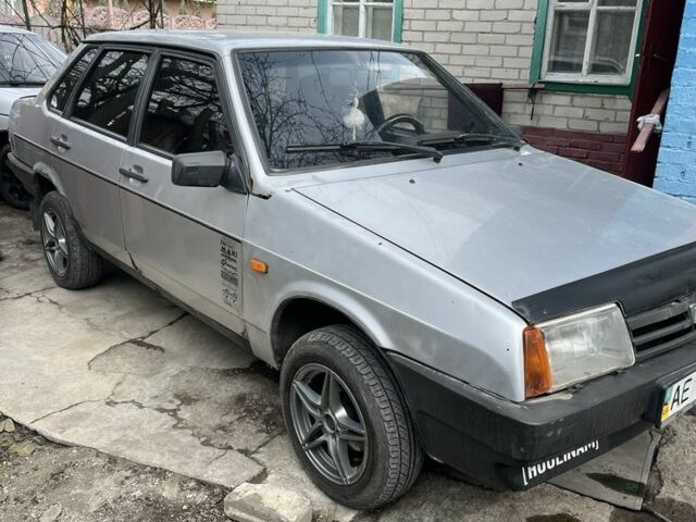 Серый ВАЗ 21099, объемом двигателя 1.5 л и пробегом 300 тыс. км за 919 $, фото 1 на Automoto.ua